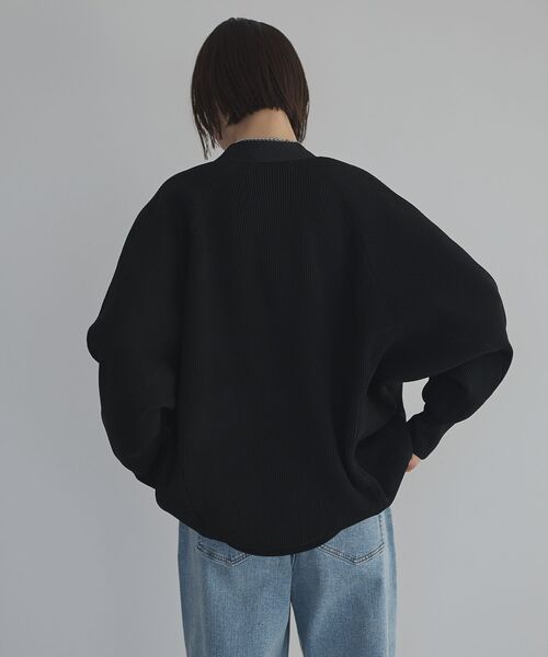 GARAGE OF GOOD CLOTHING（ガレージオブグッドクロージング）の「Vネック畔編みフォルムカーデ（カーディガン/ボレロ・レディース・ライトグレー/アイボリー・FREE）」の17枚目の写真