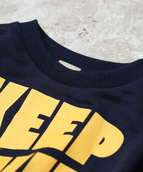 DILASH（ディラッシュ）の「ビッグロゴトレーナー（裏毛）（スウェット・キッズ・ネイビー/アイボリー・90/100/110/120/130）」の4枚目の写真