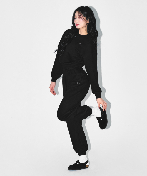 BORN TO WIN（ボーントゥウィン）の「W SILVER B CROP SWEATSHIRTS [BLACK]（スウェット・レディース・その他・1/2）」の7枚目の写真