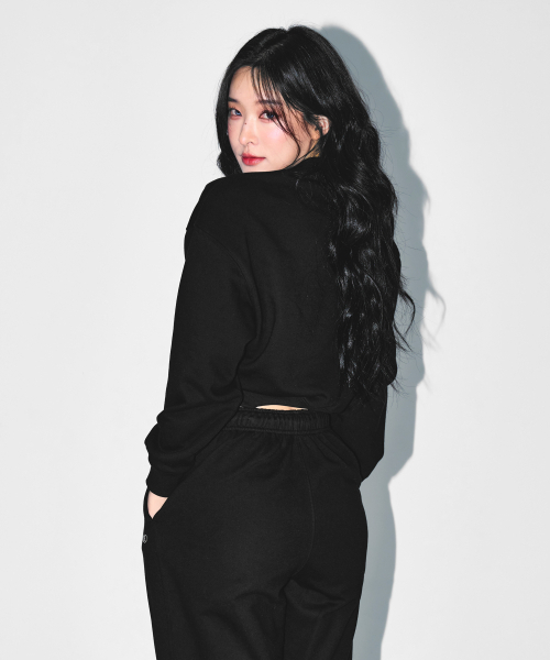 BORN TO WIN（ボーントゥウィン）の「W SILVER B CROP SWEATSHIRTS [BLACK]（スウェット・レディース・その他・1/2）」の9枚目の写真