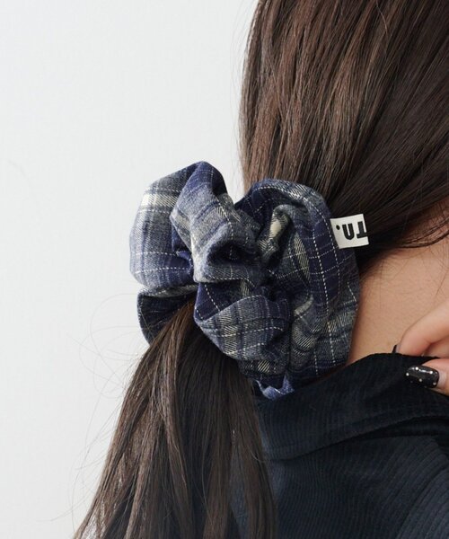 Kastane（カスタネ）の「【fiw.】チェックシュシュ（シュシュ・レディース・ダークグリーン/ブラウン/ネイビー・FREE）」の3枚目の写真