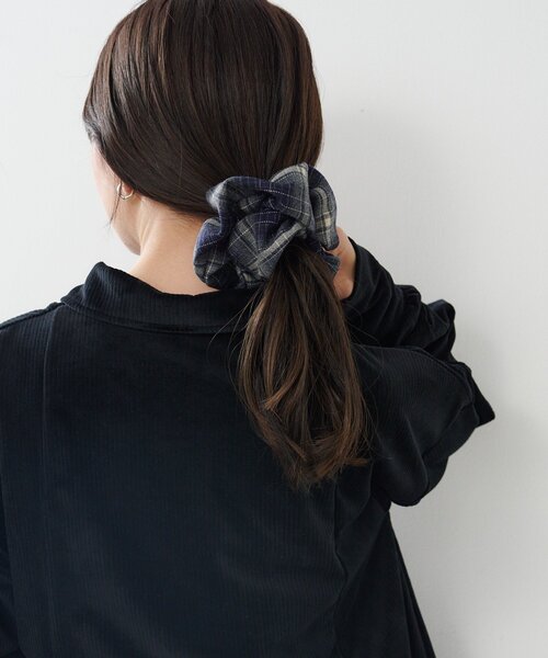 Kastane（カスタネ）の「【fiw.】チェックシュシュ（シュシュ・レディース・ダークグリーン/ブラウン/ネイビー・FREE）」の13枚目の写真