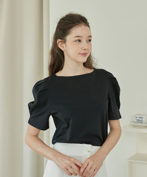 BIBYSEOB（バイバイソプ）の「ボートネックパフTシャツブラック[T42]（Tシャツ/カットソー・レディース・その他・FREE）」の2枚目の写真