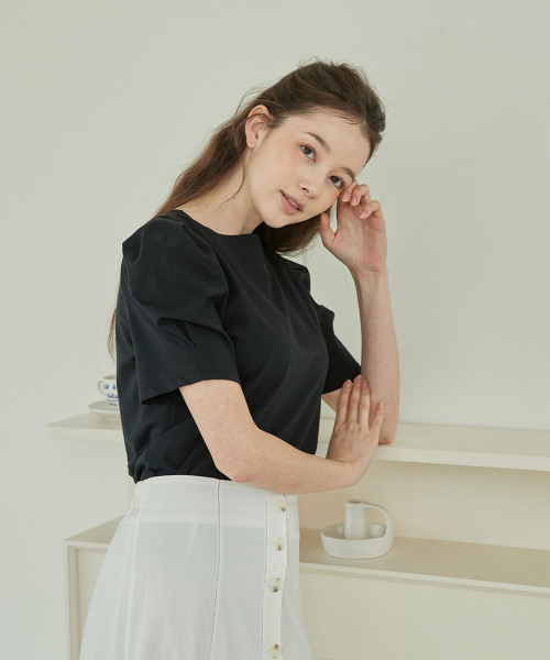 BIBYSEOB（バイバイソプ）の「ボートネックパフTシャツブラック[T42]（Tシャツ/カットソー・レディース・その他・FREE）」の4枚目の写真