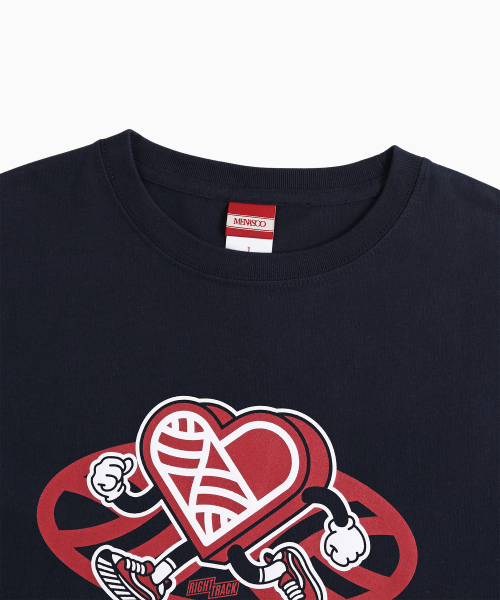 MENASOO（ミナス）の「New Big Hearttrack Graphic T Shirt_Navy（Tシャツ/カットソー・レディース・ネイビー・1/3）」の4枚目の写真