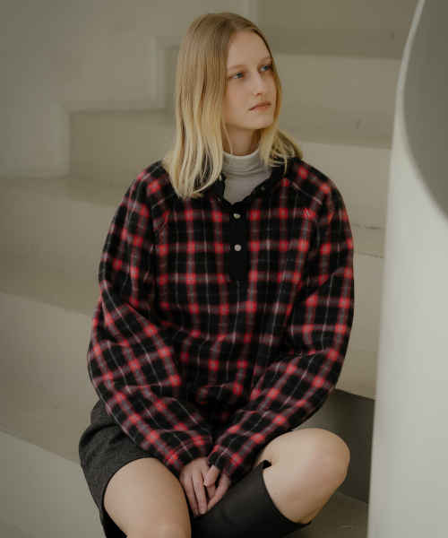 KNOWNBETTER（ノウンベター）の「Check fleece raglan MTM [KNFW04TS08]_[2color]（スウェット・レディース・ブラウン/レッド・FREE）」の3枚目の写真
