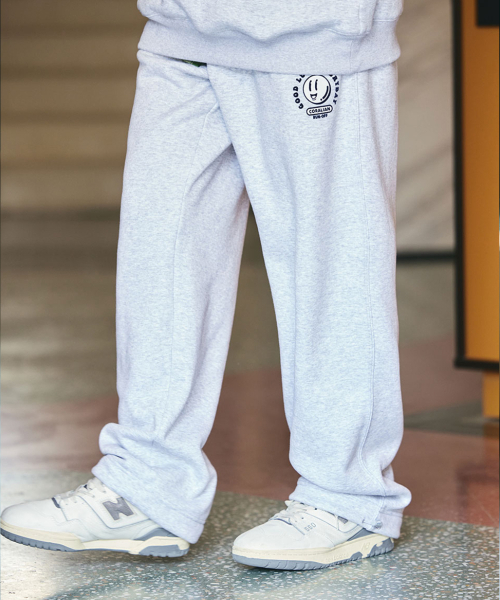 CORALIAN(コラリアン)の「グッドラックトレーニング裏起毛パンツ(スウェットパンツ・レディース・その他・S/M/L/2XL/XL/4XL/5XL/6XL/XS/3XL)」の2枚目の写真