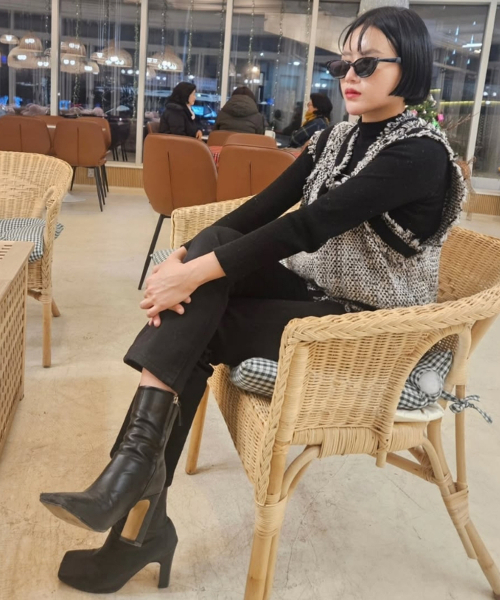 GCLIP(ジクリップ)の「フクンウィング起毛シークレットバンディングスリムストレートコットンパンツ(その他パンツ・レディース・ブラック・SMALL/MEDIUM/LARGE/X-LARGE/XX-LARGE)」の5枚目の写真