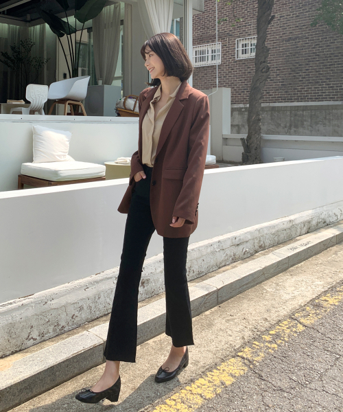 BBAEBBAE(ペッペ)の「ソフトバンディングテープディテールシックブラックスパンブーツカットパンツ(その他パンツ・レディース・ブラック・SMALL/LARGE)」の3枚目の写真