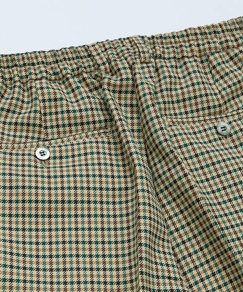 BELLIEF(ベリーフ)の「Gun club check Single Pleat banding chino (Check)_JAPAN FABRIC(その他パンツ・メンズ・その他・MEDIUM/LARGE/X-LARGE)」の3枚目の写真