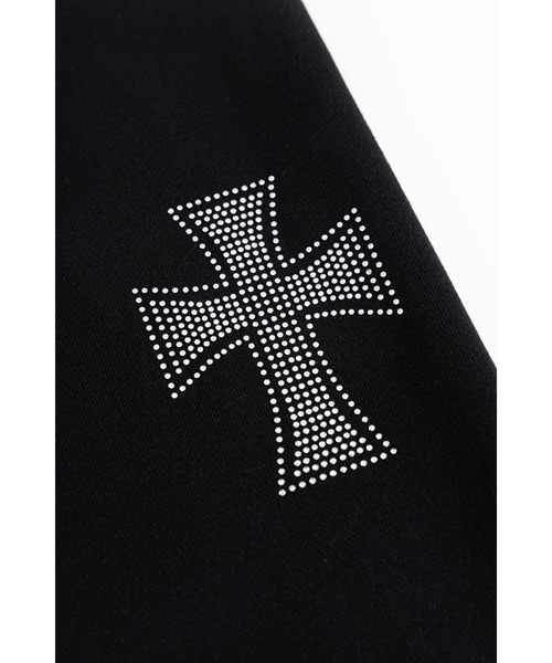 UNKNOWN LONDON（アンノウン・ロンドン）の「スエットパンツ｜Black x Silver Cross Rhinestone Jogger｜Unknown London（スウェットパンツ・メンズ・ブラック・MEDIUM/LARGE/X-LARGE/SMALL）」の3枚目の写真