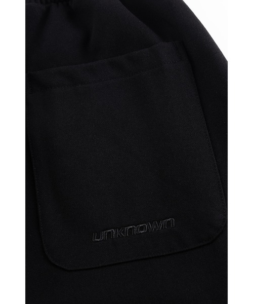 UNKNOWN LONDON（アンノウン・ロンドン）の「スエットパンツ｜Black x Silver Cross Rhinestone Jogger｜Unknown London（スウェットパンツ・メンズ・ブラック・MEDIUM/LARGE/X-LARGE/SMALL）」の4枚目の写真