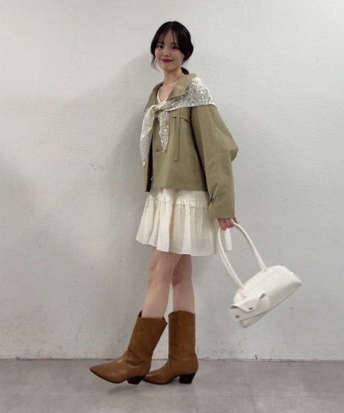mystic(ミスティック)の「【4色展開/シワになりにくい】スタンドカラーショートトレンチ(トレンチコート・レディース・アイボリー/ベージュ/キャメル/ブラック・FREE)」の18枚目の写真
