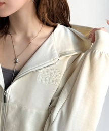 mily bilet（ミウィビレット）の「【mily bilet】1枚は持っておきたい！垢抜け必至。胸元ワッペン付きダブルジップパーカー（長袖）（パーカー）」