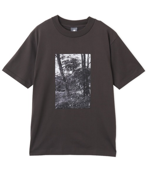 NEW BALANCE(ニューバランス)の「New Balance Shohei Signature Photo SS T-Shirt 2 / ニューバランス オオタニ ショウヘイ シグネチャーフォトショートスリーブ Tシャツ2(Tシャツ/カットソー・メンズ・ブラック・M/L/XL)」の1枚目の写真
