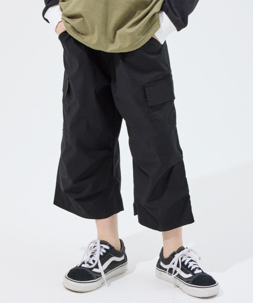 KRIFF MAYER Kid's Collection（クリフメイヤーキッズコレクション）の「【速乾】ゆるクロップドカーゴパンツ（カーゴパンツ・キッズ・ベージュ/ブルー/ブラック/オリーブ・120/170/160/150/140/130）」の2枚目の写真