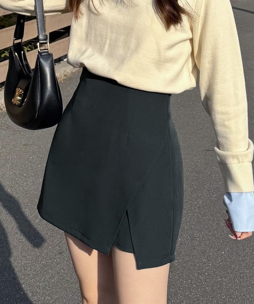 junoah(ジュノア)の「バックレースアップミニスカパン(スカート・レディース・ブラック/ダークブラウン/チャコール・LARGE/MEDIUM/SMALL)」の4枚目の写真