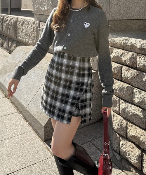 junoah(ジュノア)の「バックレースアップミニスカパン(スカート・レディース・ブラック/ダークブラウン/チャコール・LARGE/MEDIUM/SMALL)」の9枚目の写真