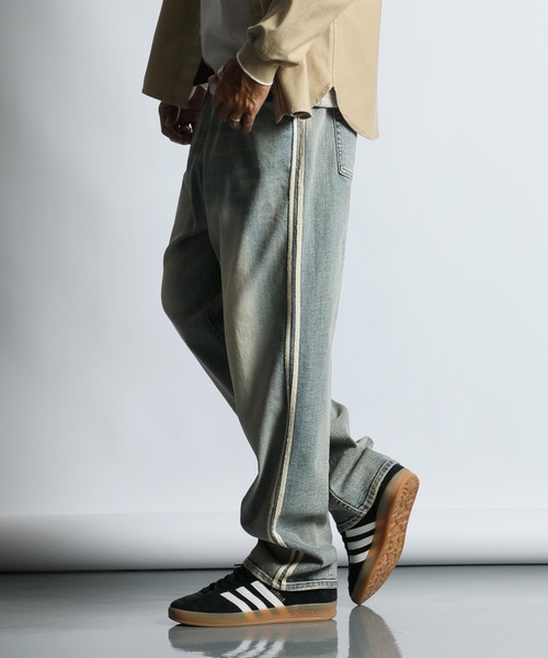 The DUFFER of ST.GEORGE（ザダファーオブセントジョージ）の「「GUM STRETCH DENIM」SIDE LINE WIDE JEANS：超伸縮「ガムストレッチ デニム」サイドライン ワイドジーンズ（デニムパンツ・メンズ・ライトインディゴブルー・SMALL/MEDIUM/LARGE/X-LARGE）」の4枚目の写真