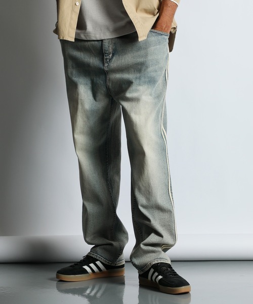 The DUFFER of ST.GEORGE（ザダファーオブセントジョージ）の「「GUM STRETCH DENIM」SIDE LINE WIDE JEANS：超伸縮「ガムストレッチ デニム」サイドライン ワイドジーンズ（デニムパンツ・メンズ・ライトインディゴブルー・SMALL/MEDIUM/LARGE/X-LARGE）」の2枚目の写真