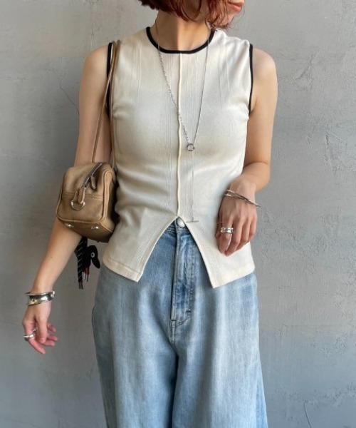 MILLER（ミラー）の「【WEB先行予約】[MILLER/ミラー] 別注 配色 センタースリット パネルリブタンクトップ（タンクトップ・レディース・サックスブルー/ブラック/アイボリー/ボルドー/ブラウン・F）」の11枚目の写真