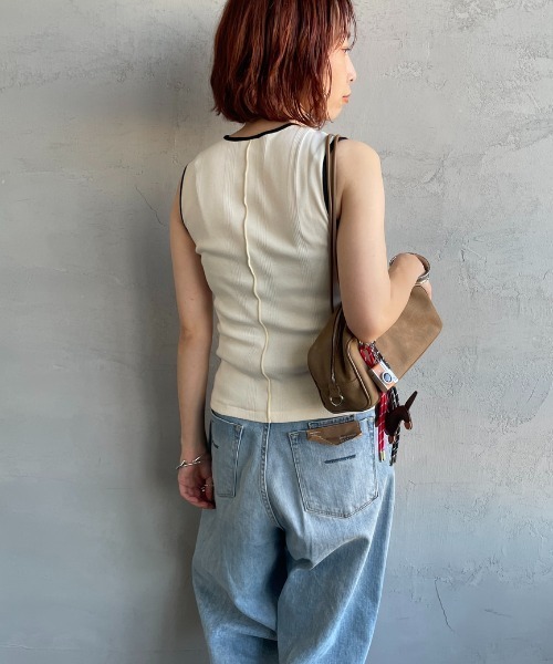 MILLER（ミラー）の「【WEB先行予約】[MILLER/ミラー] 別注 配色 センタースリット パネルリブタンクトップ（タンクトップ・レディース・サックスブルー/ブラック/アイボリー/ボルドー/ブラウン・F）」の13枚目の写真