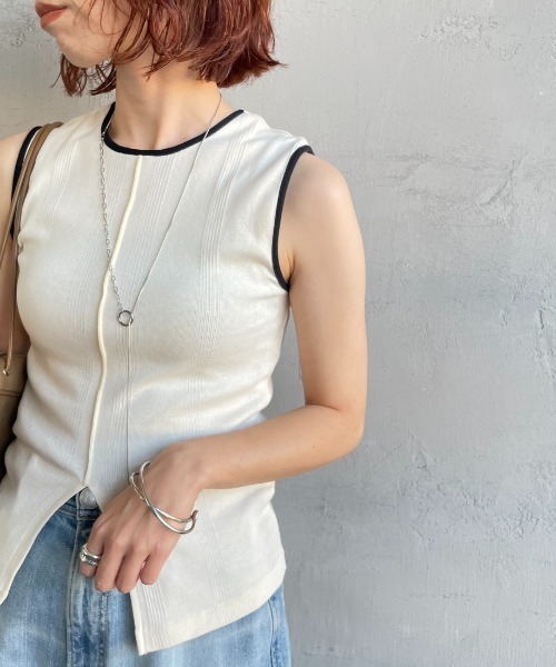 MILLER（ミラー）の「【WEB先行予約】[MILLER/ミラー] 別注 配色 センタースリット パネルリブタンクトップ（タンクトップ・レディース・サックスブルー/ブラック/アイボリー/ボルドー/ブラウン・F）」の17枚目の写真