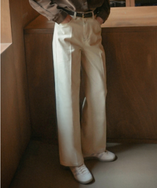 TILL I DIE(ティルアイダイ)の「Iris stitch point straight denim pants_Cream(デニムパンツ・レディース・その他・S/M)」の1枚目の写真
