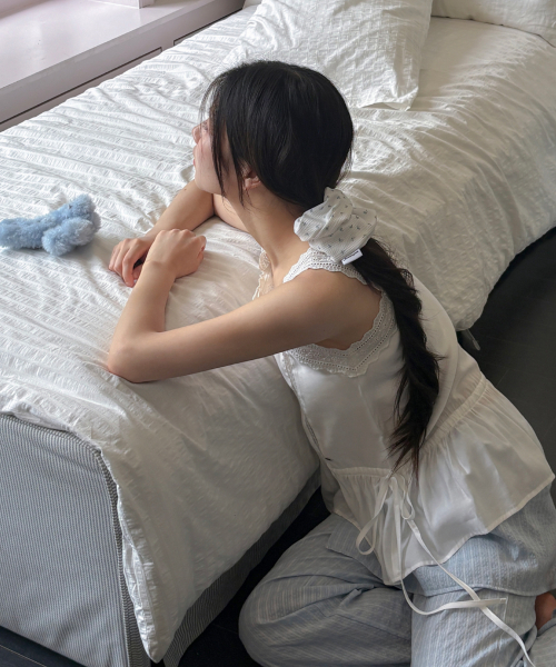 MELLOTORY（メロートリー）の「レーステーピングノースリーブブラウス（ホワイト）（Tシャツ/カットソー・レディース・ホワイト・FREE）」の11枚目の写真