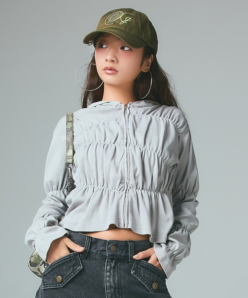 X-girl(エックスガール)の「FADED SHIRRED COMPACT ZIP UP HOODIE(パーカー・レディース・グレー/ブラック・ONE SIZE)」の7枚目の写真