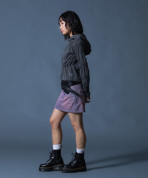 X-girl(エックスガール)の「FADED SHIRRED COMPACT ZIP UP HOODIE(パーカー・レディース・グレー/ブラック・ONE SIZE)」の14枚目の写真