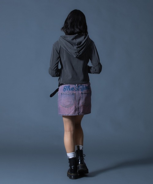 X-girl(エックスガール)の「FADED SHIRRED COMPACT ZIP UP HOODIE(パーカー・レディース・グレー/ブラック・ONE SIZE)」の16枚目の写真