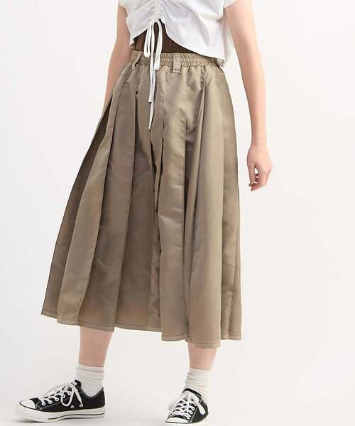 CONVERSE TOKYO(コンバーストウキョウ)の「WIDE PLEATED FLARE SKIRT(スカート・レディース・チャコールグレー/ベージュ・FREE)」の2枚目の写真