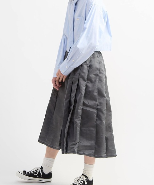 CONVERSE TOKYO(コンバーストウキョウ)の「WIDE PLEATED FLARE SKIRT(スカート・レディース・チャコールグレー/ベージュ・FREE)」の7枚目の写真
