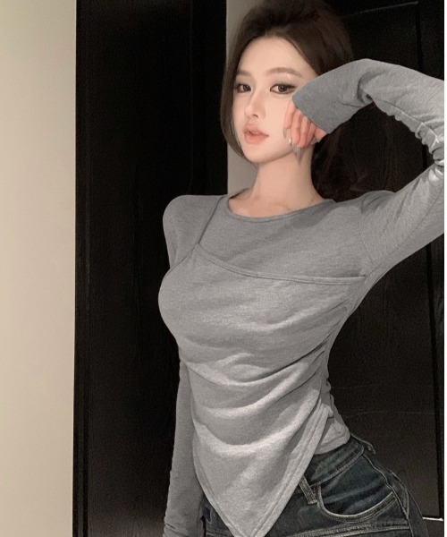 semuse(セミューズ)の「フェイクレイヤードシェイプトップス(Tシャツ/カットソー・レディース・グレー/ブラック/ホワイト・FREE)」の4枚目の写真