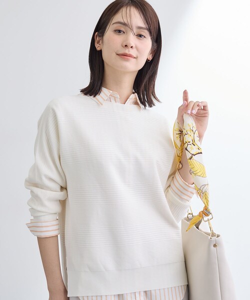INDIVI(インディヴィ)の「【洗える/キレイ色】体型カバー無縫製ニット(ニット/セーター・レディース・ネイビー/ブルー/オフホワイト/ライトグレー/イエロー系その他・13/05/38/15 /34/19)」の2枚目の写真