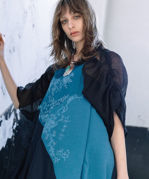 AULA AILA（アウラアイラ）の「シアードローストリングブラウス（シャツ/ブラウス・レディース・イエロー/ライトブルー/ブラック・0）」の2枚目の写真