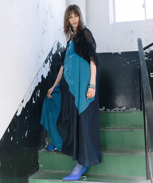 AULA AILA（アウラアイラ）の「シアードローストリングブラウス（シャツ/ブラウス・レディース・イエロー/ライトブルー/ブラック・0）」の21枚目の写真