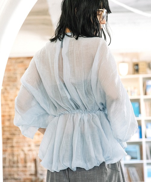 AULA AILA（アウラアイラ）の「シアードローストリングブラウス（シャツ/ブラウス・レディース・イエロー/ライトブルー/ブラック・0）」の14枚目の写真