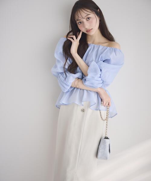 PROPORTION BODY DRESSING（プロポーションボディドレッシング）の「【加藤栞さん着用】２ＷＡＹオフショルフィッシュテールブラウス / 1216110409（シャツ/ブラウス・レディース・ピンク/ベージュ/オフホワイト/ブルー・SMALL/MEDIUM）」の3枚目の写真