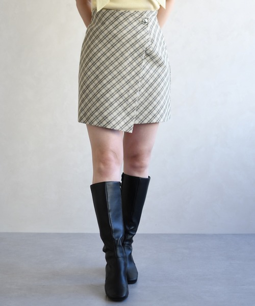 31 Sons de mode（トランテアン　ソン　ドゥ　モード）の「2026春夏新作 ラップ風ミニスカパン（スカート・レディース・ベージュ/ブラック×ホワイト/グレー系・S/M）」の21枚目の写真