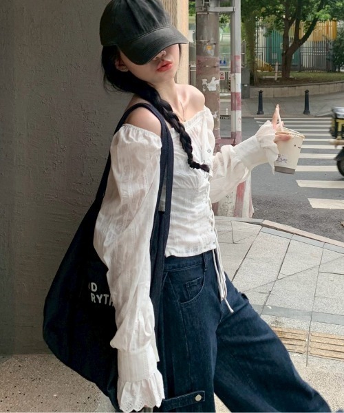 almo（アルモ）の「【LAMPOON】オフショルレースアップブラウス（シャツ/ブラウス・レディース・ホワイト・SMALL/LARGE/MEDIUM）」の3枚目の写真