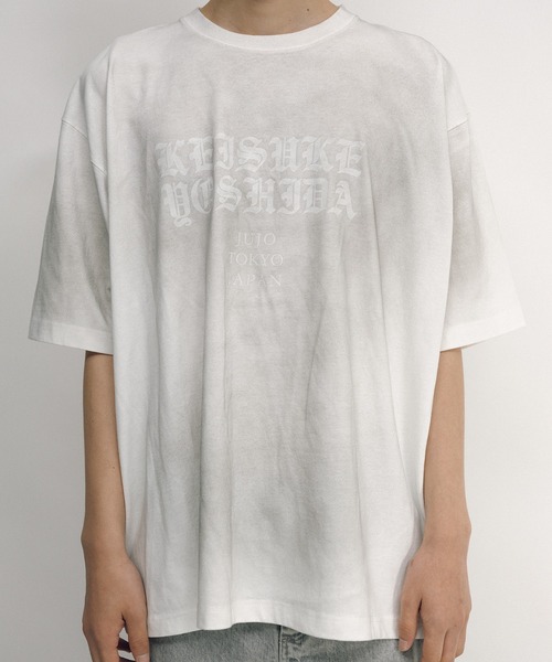 KEISUKEYOSHIDA(ケイスケヨシダ)の「Basic T-shirt Gothic Logo Print(Tシャツ/カットソー・レディース・ホワイト/グレー/ブラック・M/S/L)」の7枚目の写真