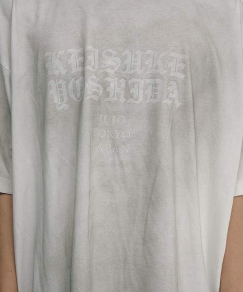 KEISUKEYOSHIDA(ケイスケヨシダ)の「Basic T-shirt Gothic Logo Print(Tシャツ/カットソー・レディース・ホワイト/グレー/ブラック・M/S/L)」の8枚目の写真