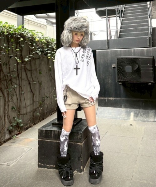 Never mind the XU（ネバーマインドザエックスユー）の「【Never mind the XU】waffle henley long sleeve / 【ネバーマインド ザ エックスユー】ワッフルヘンリー長袖Tシャツ（Tシャツ/カットソー・メンズ・ブラウン/チャコール/ホワイト/ブラック・ONE SIZE）」の7枚目の写真