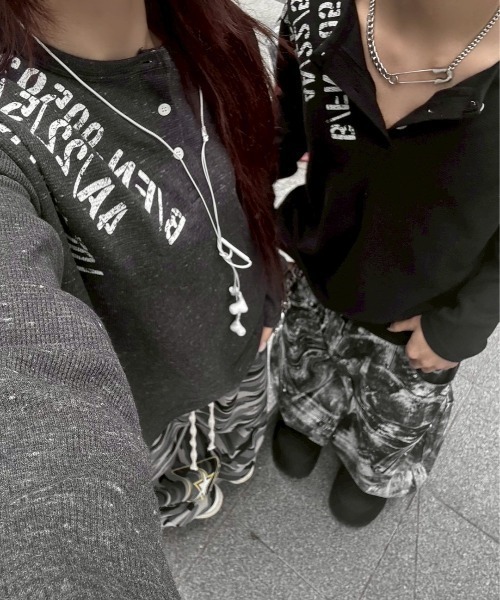 Never mind the XU（ネバーマインドザエックスユー）の「【Never mind the XU】waffle henley long sleeve / 【ネバーマインド ザ エックスユー】ワッフルヘンリー長袖Tシャツ（Tシャツ/カットソー・メンズ・ブラウン/チャコール/ホワイト/ブラック・ONE SIZE）」の13枚目の写真