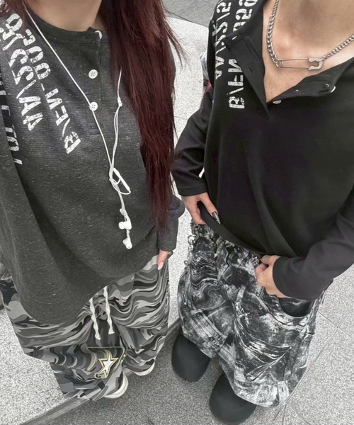 Never mind the XU(ネバーマインドザエックスユー)の「【Never mind the XU】waffle henley long sleeve / 【ネバーマインド ザ エックスユー】ワッフルヘンリー長袖Tシャツ(Tシャツ/カットソー・メンズ・ブラウン/チャコール/ホワイト/ブラック・ONE SIZE)」の22枚目の写真
