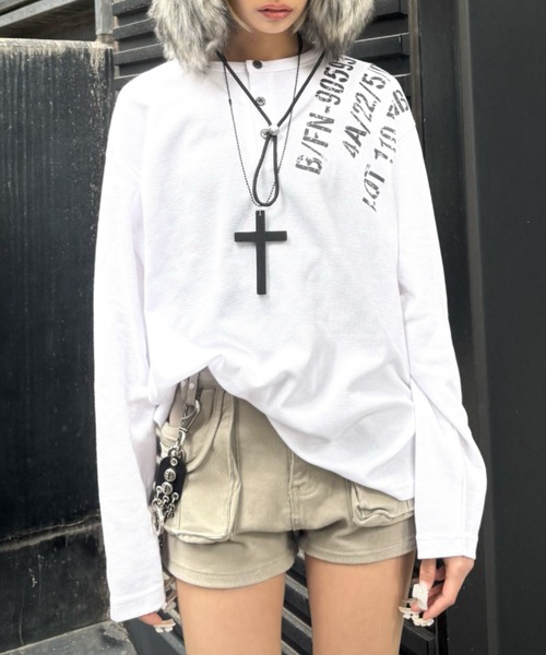 Never mind the XU(ネバーマインドザエックスユー)の「【Never mind the XU】waffle henley long sleeve / 【ネバーマインド ザ エックスユー】ワッフルヘンリー長袖Tシャツ(Tシャツ/カットソー・メンズ・ブラウン/チャコール/ホワイト/ブラック・ONE SIZE)」の19枚目の写真