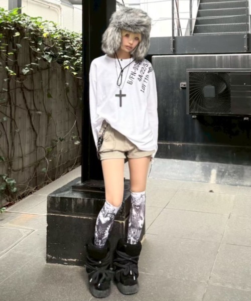 Never mind the XU(ネバーマインドザエックスユー)の「【Never mind the XU】waffle henley long sleeve / 【ネバーマインド ザ エックスユー】ワッフルヘンリー長袖Tシャツ(Tシャツ/カットソー・メンズ・ブラウン/チャコール/ホワイト/ブラック・ONE SIZE)」の21枚目の写真