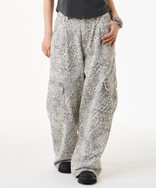 UNKNOWN PLANET(アンノウンプラネット)の「レオパードワイドカーゴパンツグレー(その他パンツ・レディース・その他・LARGE/SMALL/MEDIUM)」の10枚目の写真